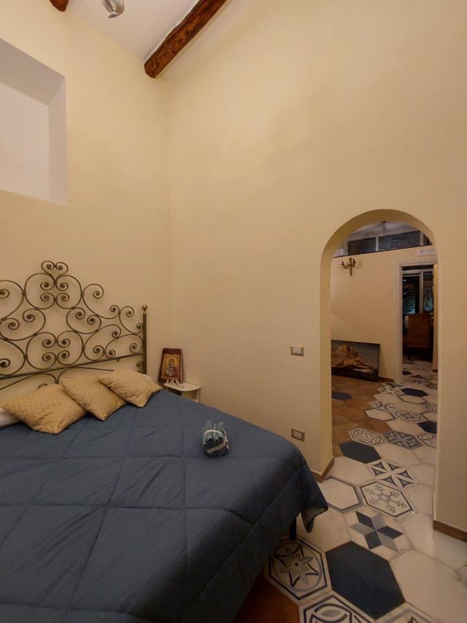Dimora Storica "Le Stanze Di Dioniso" Villa Nápoly Kültér fotó